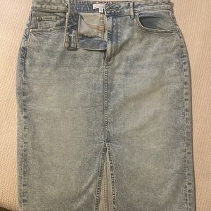 Gorgeous loft stretchy denim, light wash pencil skirt